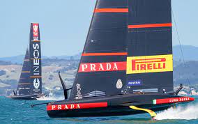 Terza fra le barche di classe ac75 sinora lanciate, la luna rossa costruita a nembro e vista scendere in acqua a cagliari si mostra molto diversa da emirates team new zealand e da american. Luna Rossa Ineos Uk Di Prada Cup 2021 I Risultati Delle Regate Di Oggi Video Sky Sport