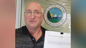 Highland Park parade shooting: Robert Crimo, Jr., dad of 'Bobby' Crimo III,  speaks out, says he raised son with 'good morals'