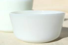 Matches the batter bowl someone posted yesterday:) nice! Vintage Anchor Hocking Fire King Milk Glass Custard Cups Or Ramekins Tiny Bowl Baking Dishes