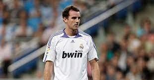 19 punkte rückstand haben die königlichen im meisterschaftsrennen auf den fc barcelona. Former Real Madrid Defender In Child Porn Investigation Football365