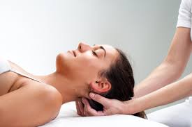 Anders dan in de manuele geneeswijzen richt de osteopathie zich op de totale mens. Hoe Vind Ik Een Goede Osteopaat Vind Een Osteopaat Be
