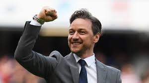 Night shyamalan's split that saw the scot find love, meeting stunning brunette lisa. X Men Star James Mcavoy Soll Heimlich Geheiratet Haben Promiflash De