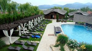 Îți dorești un loc mai intim, la un preț mai avantajos. Top 10 Pensiuni Cu Piscine La Munte Accesibile Cu MaÈina Pentru O VacanÈÄ De Vis In Romania