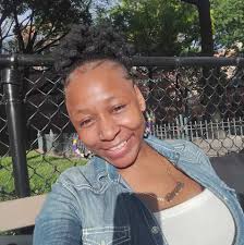 Orphan Black scene with tail incident