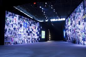 How Robin Hood Turned Its Benefit Into A Personal Affair Corporate Event Design Corporate Events Corporate Events Decoration