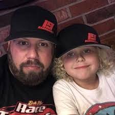 Ken Chamberlin's Instagram, Twitter & Facebook