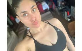 International Yoga Day 2020 Kareena Kapoor Khan Malaika Arora Sushmita Sen And More Divas Who Swear By Yoga ये हैं बॉलीवुड एक्ट्रेस करीना कपूर। बिलकुल फिट और हिट नज़र आ रही हैं करीना। यह तस्वीरें तब की हैं जब वे योग सीखकर निकल रही हैं। सभी तस्वीरें मुंबई के बांद्रा इलाके की हैं.आप भी देखिये. kareena kapoor khan malaika arora