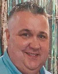 Adam Avaritt's Instagram, Twitter & Facebook