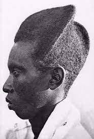 Almost 100 Year Old Pictures Show How Amazing The Traditional Rwandan Hairstyle Was Coiffure Afro Coiffure Africaine Coiffure