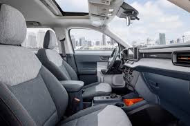 Ford motor company has unveiled its latest compact pickup, the maverick. 1koa2qjjzau4cm