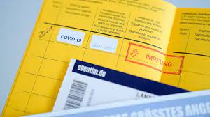 How it works and what we know about the safety, efficacy. Eventim Bringt Impfpass Fur Konzertbesuche Ins Spiel Und Befeuert Diskussion Um Privilegien Rbb24