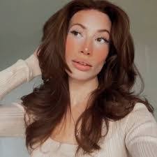 Veronica Stone's Instagram, Twitter & Facebook