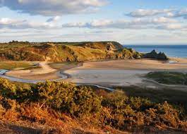 Three Cliffs Bay Glamorgan Uk Beach Guide Gower Peninsula Uk Beaches Cool Places To Visit