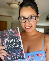 Cora Kent's Instagram, Twitter & Facebook