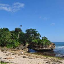 Tempat wisata pantai karang bolong ini memberikan pemandangan yang berbeda dari pantai lainnya yang ada di banten. Pantai Karang Bolong Beach Malang 57 Photos Facebook