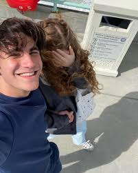 Riley Skinner (@rileyskinnerthe) • Instagram photos and videos