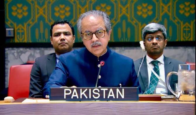 Asim Iftikhar to be country's next foreign secretary: DPM Dar