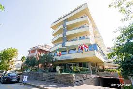 Le club deportivo universidad católica de santiago est son équipe favorite et bien qu'il considère santiago du chili comme son lieu d'origine, il réside actuellement entre londres et los angeles 1. Ferretti Family Hotel Madison Bewertungen Fotos Preisvergleich Cattolica Italien Tripadvisor