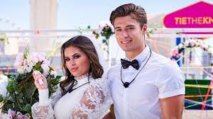 Love island just crowned its 2020 winners and we couldn't be more thrilled. This Might Be Why Love Island Usa S Kierstan And Carrington Split