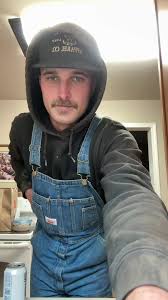 Understanding the Divide in Pop Country Music