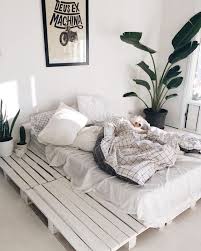 Comment Faire Un Lit En Palette Blog Deco Clem Around The Corner Lit En Palette Faire Un Lit Deco Lit