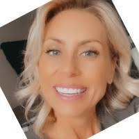 Amanda Alumbaugh's Instagram, Twitter & Facebook