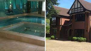 1 634 387 tykkäystä · 50 860 puhuu tästä. On The Move Take A Look Around Luke Shaw S 2 6m Mansion He S Just Put Up For Sale Daily Star