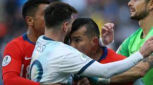 Disfruta de la narración y de las mejores imágenes del partido argentina vs chile: Lionel Messi Sent Off In Argentina S Copa America Clash With Chile After Gary Medel Headbutt Goal Com