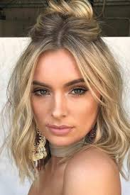 There are so many chic short hairstyles around at the moment that most of us have toyed with the idea of going for the chop. Short Hairstyle Prom Hairstyles For Short Hair Medium Hair Styles Hair Styles