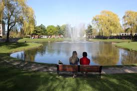 爱大学校园喷泉- Pixabay上的免费照片