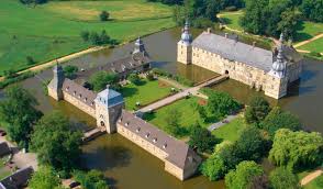 Das schloss kann saisonal zu den öffnungszeiten im rahmen von führungen (z. Wasserschloss Lembeck Museum Schlosspark Wald Brennholz