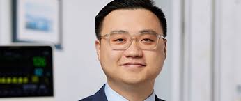 Third-year student Teddy Dong wins AAOMS Presentation Award