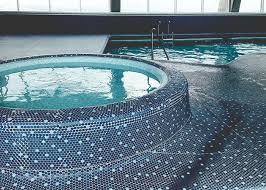 Was immer dort undicht ist geht hinter die fliesen und löst den kleber. Outdoor Pool Fliesen Thomas