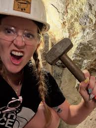 ⛏️💎 Hidee-ho, hidee-ho, it's off to work we go! 😎 Today after my run, I  put