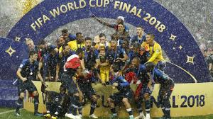 Fußball, musik, bier und etwas zu essen. Wm Finale Frankreich Kroatien 4 2 Franzosen Sind Wieder Weltmeister B Z Berlin