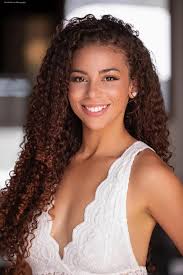 New Bedford's Samantha Irvin gets high praise from WWE legend