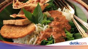 Resep urap jawa berbagai macam sayur, pakai kelapa parut sangrai. Cara Membuat Sambal Pecel Madiun Yang Sedap Ini 3 Tipsnya