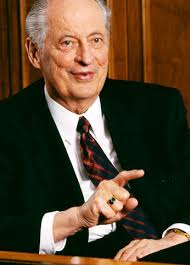 Élder Robert D. Hales, del Quórum de los Doce Apóstoles