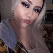 Deanna Hix's Instagram, Twitter & Facebook