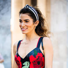 Kurze haare haarband das passt wunderbar. Frisuren Mit Haarband Mehr Als 15 Hubsche Ideen Cosmopolitan