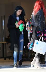 Bruno has been a stylist for 18 years, and decided it was time to open his own salon 10 years ago following his philosophy. Bella Thorne Exiting A Hair Salon Make Up Free With Sister Dani Thorne Los Angeles 1 16 2017 Celebmafia