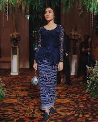 Hijab gown kebaya hijab hijab dress party kebaya muslim muslim dress turban hijab kebaya wedding muslimah wedding dress muslim wedding 10 kebaya duyung aneka warna buat kondanganmu di 2020 ini. 60 Kebaya Modern Model Hijab Remaja Brokat Terbaru