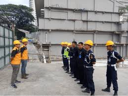 Dengan tips menjawab 10 pertanyaan jebakan saat interview kerja, tentunya hal ini akan membantu melalui sesi interview dengan maksimal. Perusahaan Jasa Satpam Perusahaan Jasa Security Terpercaya