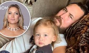 Who is danny fukijawa, the baby daddy? Kate Hudson Shares Sweet Snapshot Of Beau Danny Fujikawa And Their One Year Old Daughter Rani Daily Mail Online