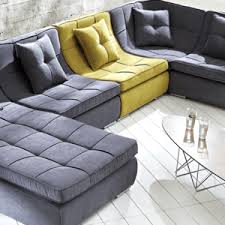 Garnitura je izrađena od punog drva u koji se umetnu kožne sjedalice (trosjed. Kutne Garniture Dogtas Exclusive