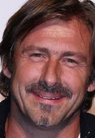 C'est l'histoire d'une bande d'amis caroline et olivier, françois et marie et fred qui partagent les bons comme les mauvais moments. Mes Amis Mes Amours Mes Emmerdes Saison 3 L Interview Impossible Premiere Fr