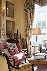 40 Cozy Small Living Room Ideas For English Cottage The Urban Interior Trendy Living Rooms Damask Wallpaper Living Room Brown Living Room