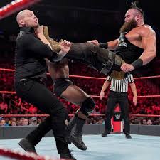 صورة برون سترومان خلال عرض الرو Miz Braun Strowman Wwe Photos