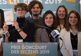 Couronné par le prix renaudot des lycéens et le prix interallié en 2019, les choses humaines a fait parler de lui par son sujet d'actualité brûlante. Goncourt Des Lyceens Une Jeune De La Manche Parmi Les Membres Du Jury La Presse De La Manche