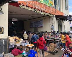 Gambar Suasana Pasar Gede Solo yang ramai